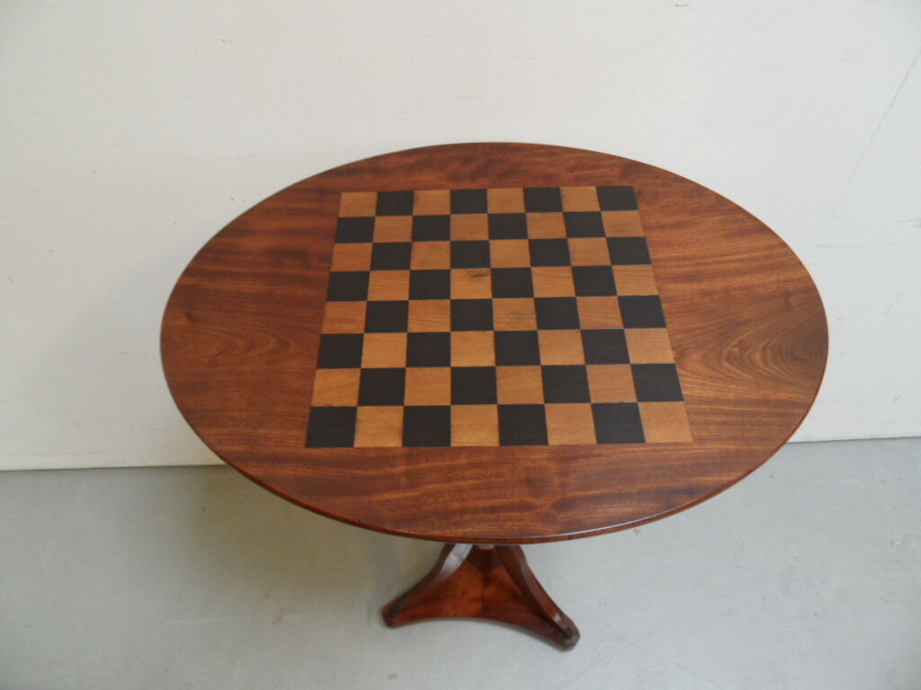 Table d’échecs antique