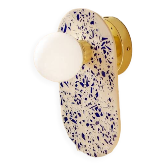 Oval wall light in eco-terrazzo - Ultramarine blue color