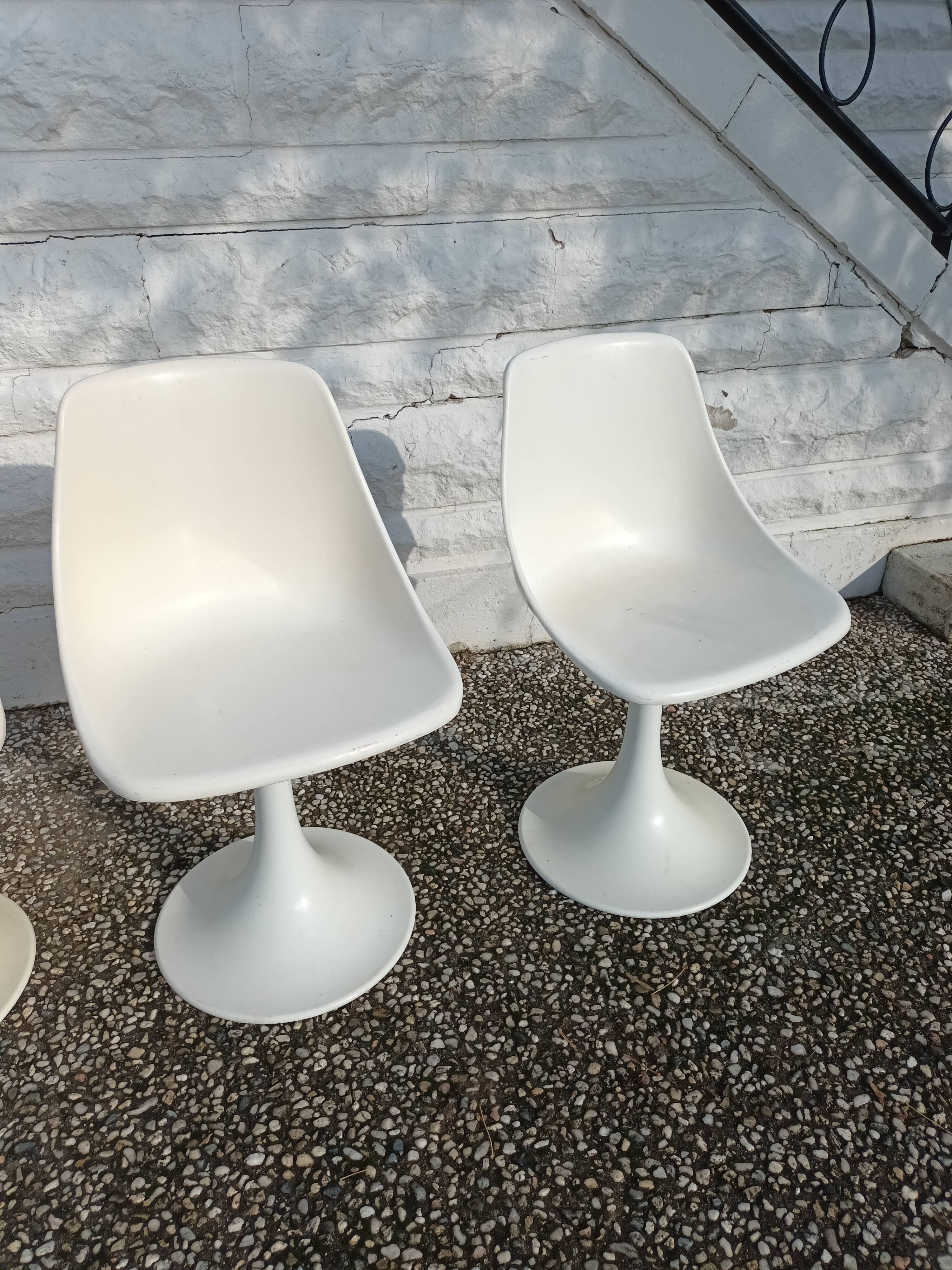 4 70s chairs