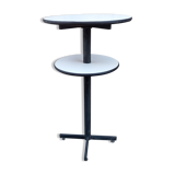 Table eats standing