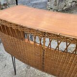 Vintage 1950s bar counter with two rattan and metal stools