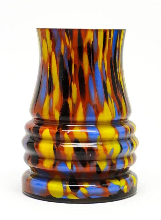 Vase en verre Spatterglass Art Déco, en verre, Tchécoslovaquie, années 1930