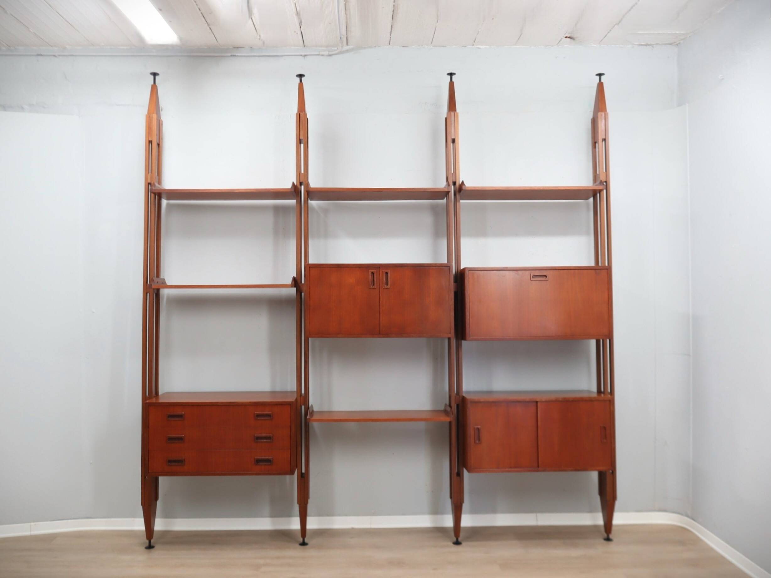 Mid century Italian design teak bookcase 1950s