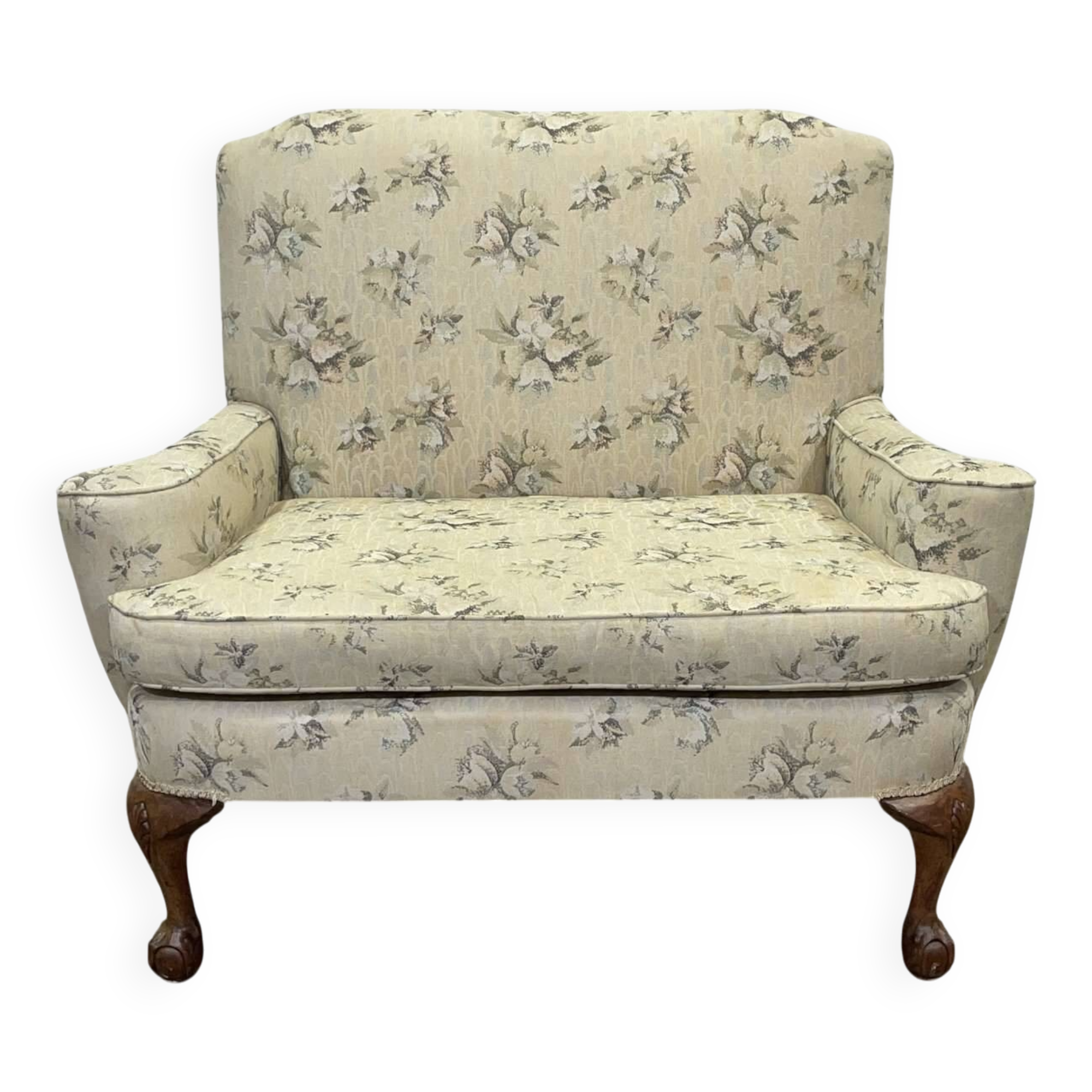 1930s English Chippendale walnut sofa