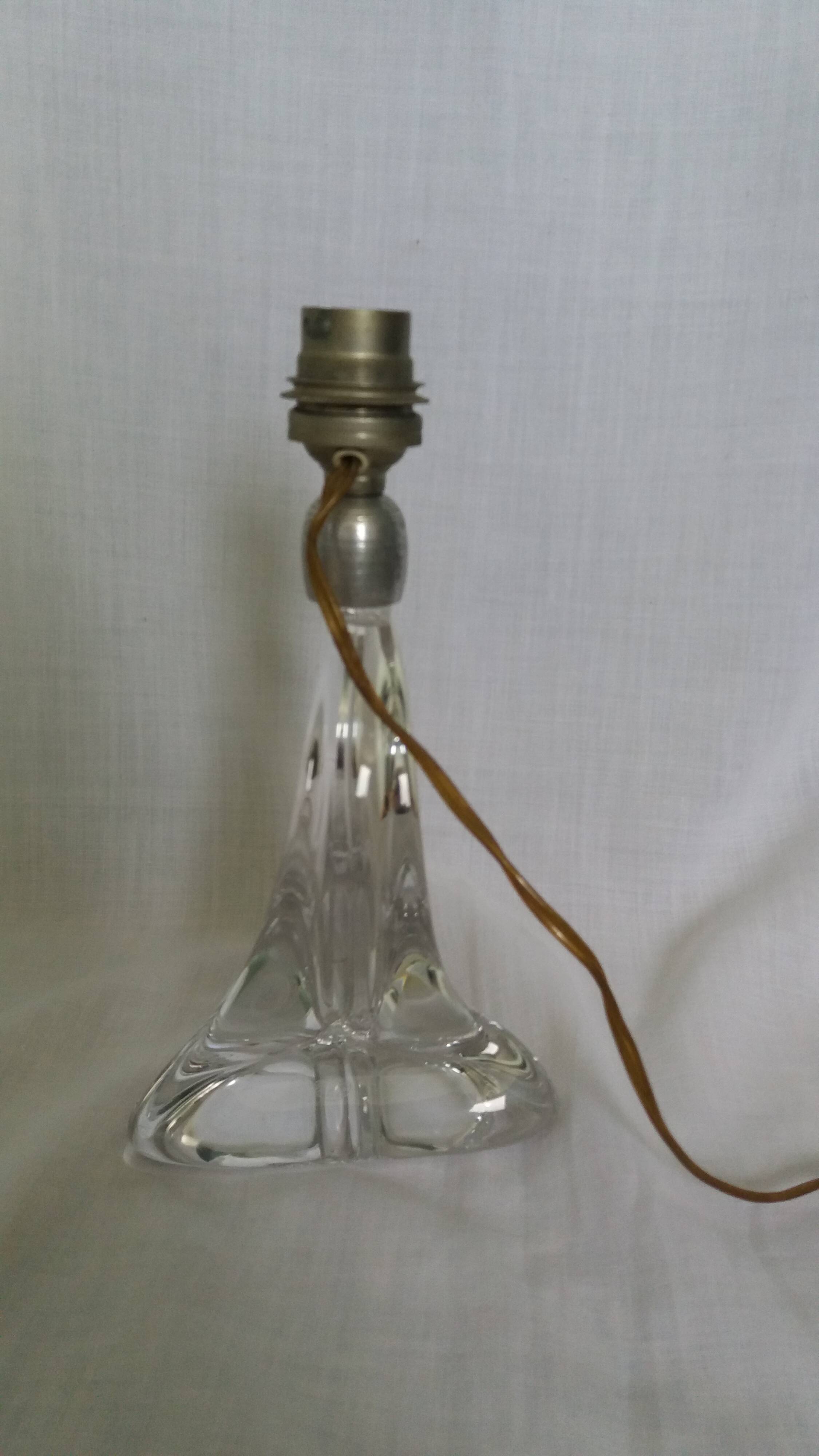 Saint-Louis crystal lamp with a free-form wave base.