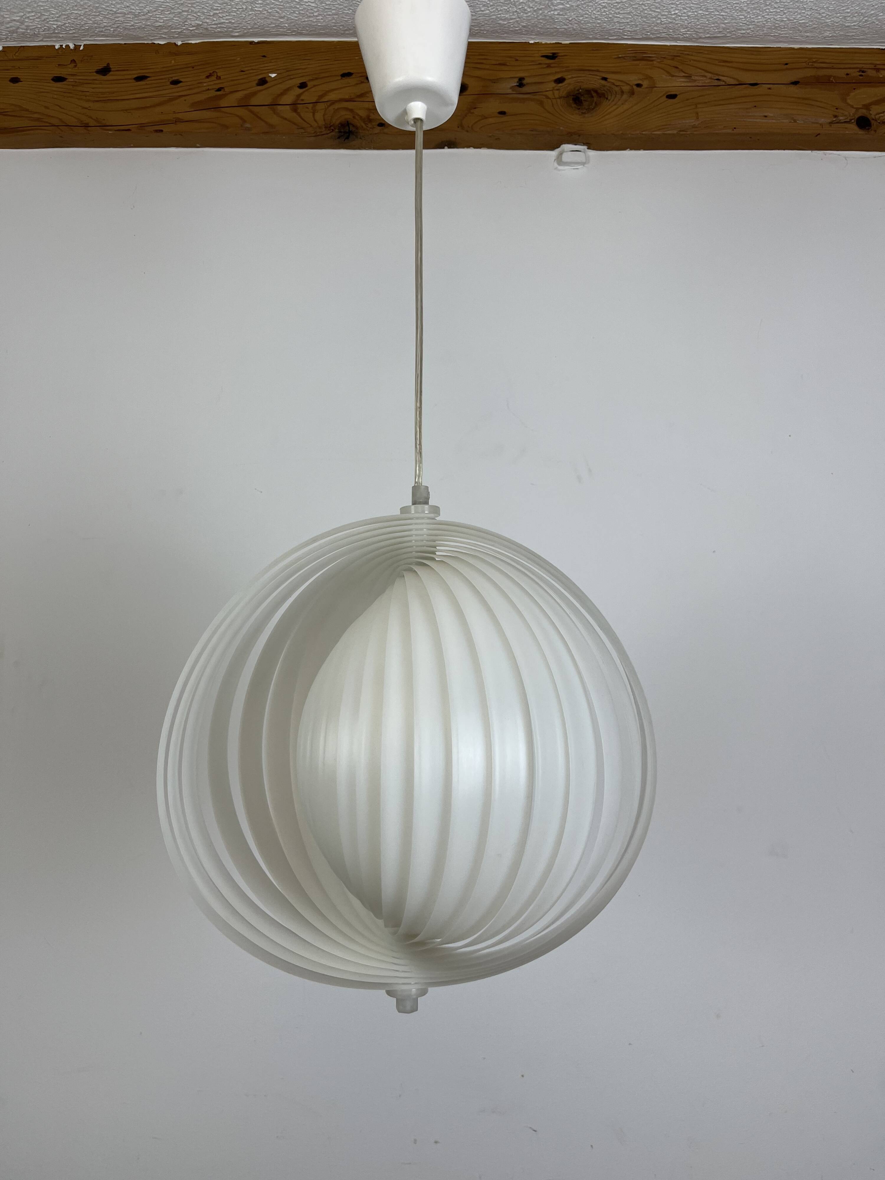 Suspension Moon par Kare Design, années 80