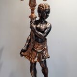 Nubien porte-torchère en bois sculpté