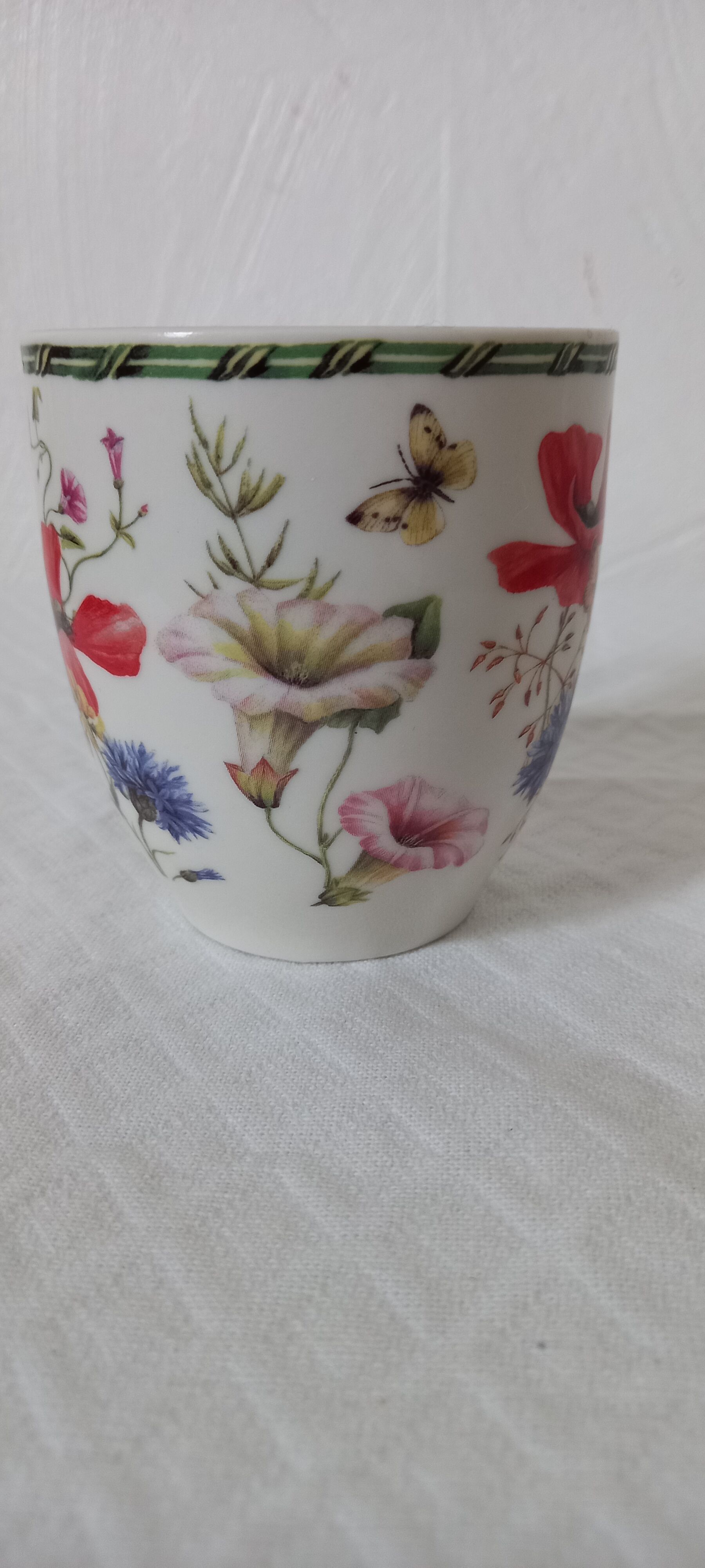 2 cups "wild Garden" by Janneke Brinkman