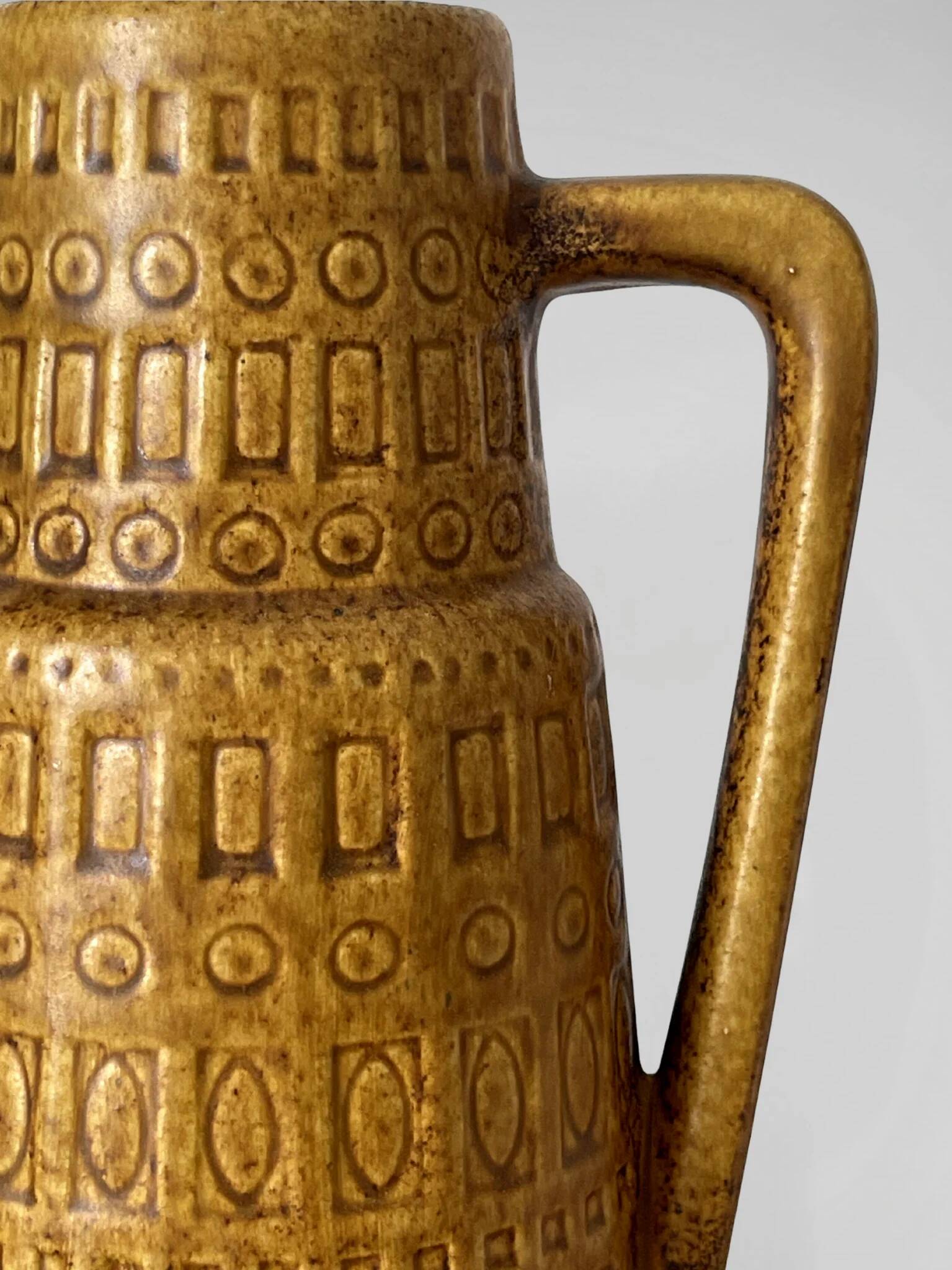 Vintage handled vase in German ceramic by Scheurich Keramik, model 416-26 "Inka", 1960s.