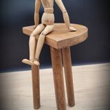 Tripod stool half moon light