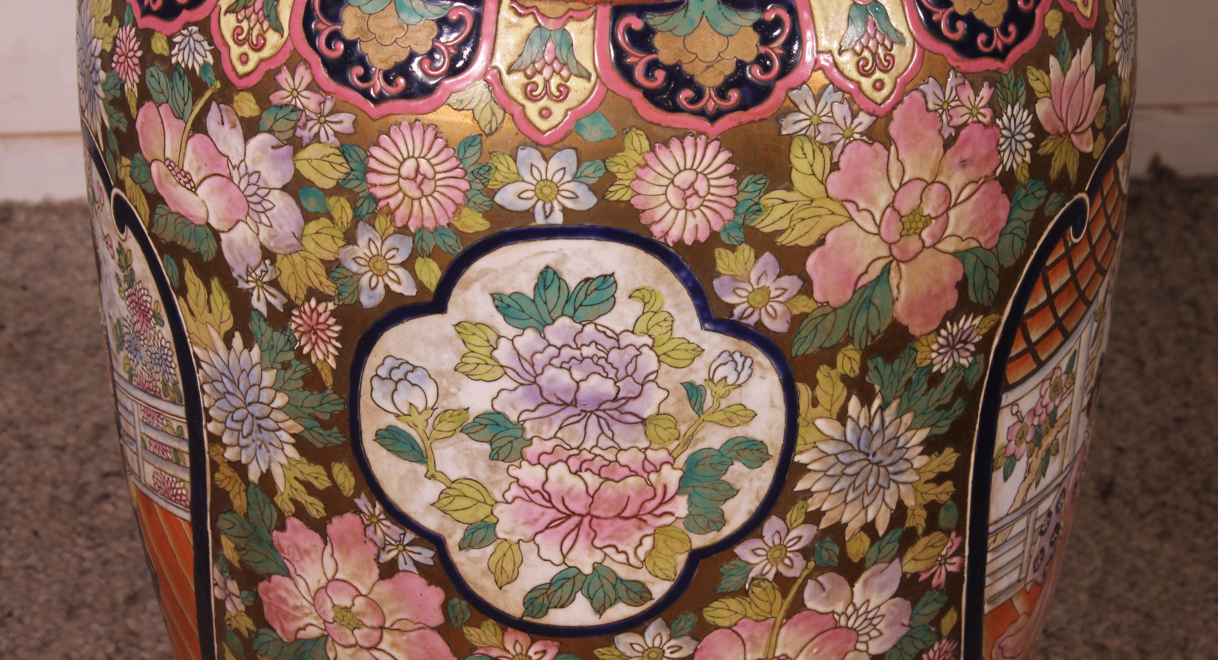 Chinese Enamelled Porcelain Vase with Polychrome Decoration - on Pedestals