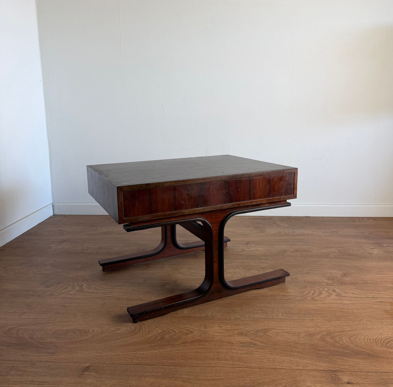 Coffee table / side table by Gianfranco Frattini for Bernini – Italy