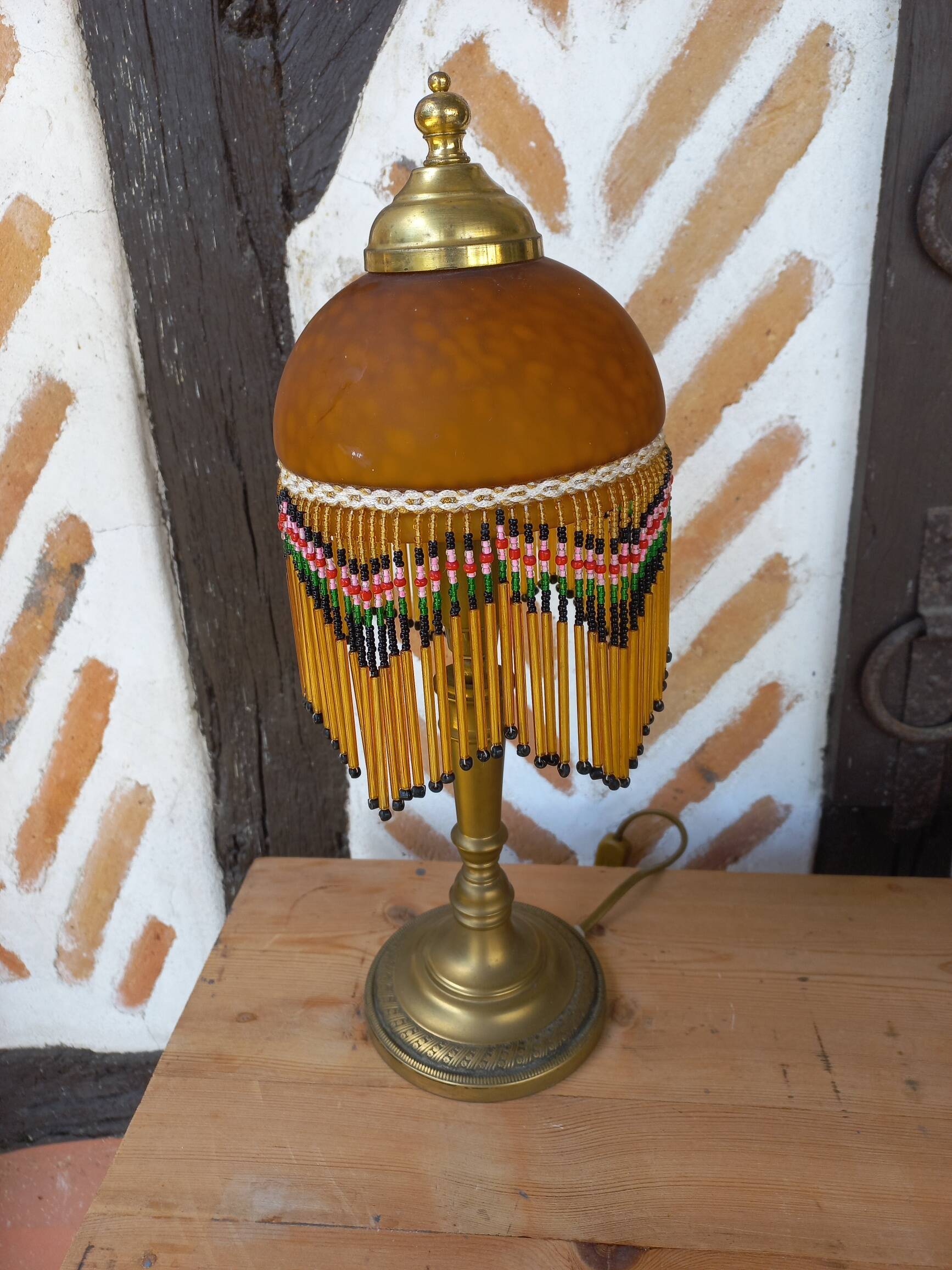 Lampe laiton perles style Charleston 1930