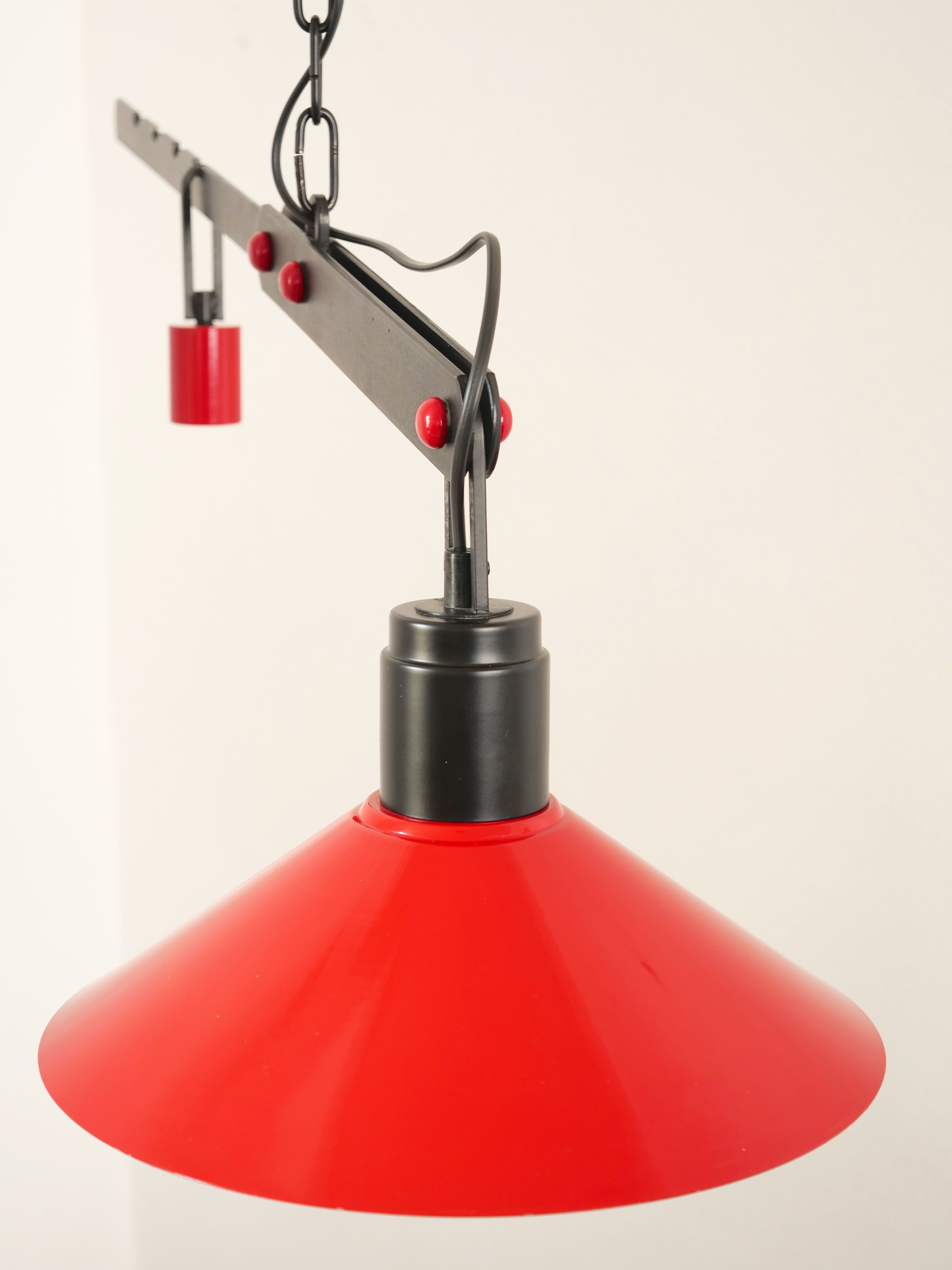 Danish suspension with balance counterweight