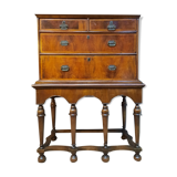 Nineteenth century English tirroir cabinet