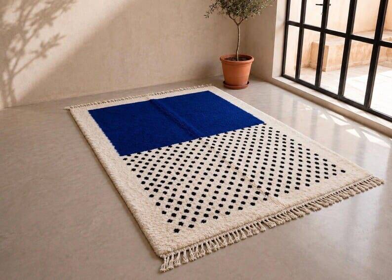 Handmade traditional natural wool rug 2/3 m