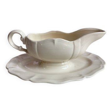 Gravy boat in earthenware