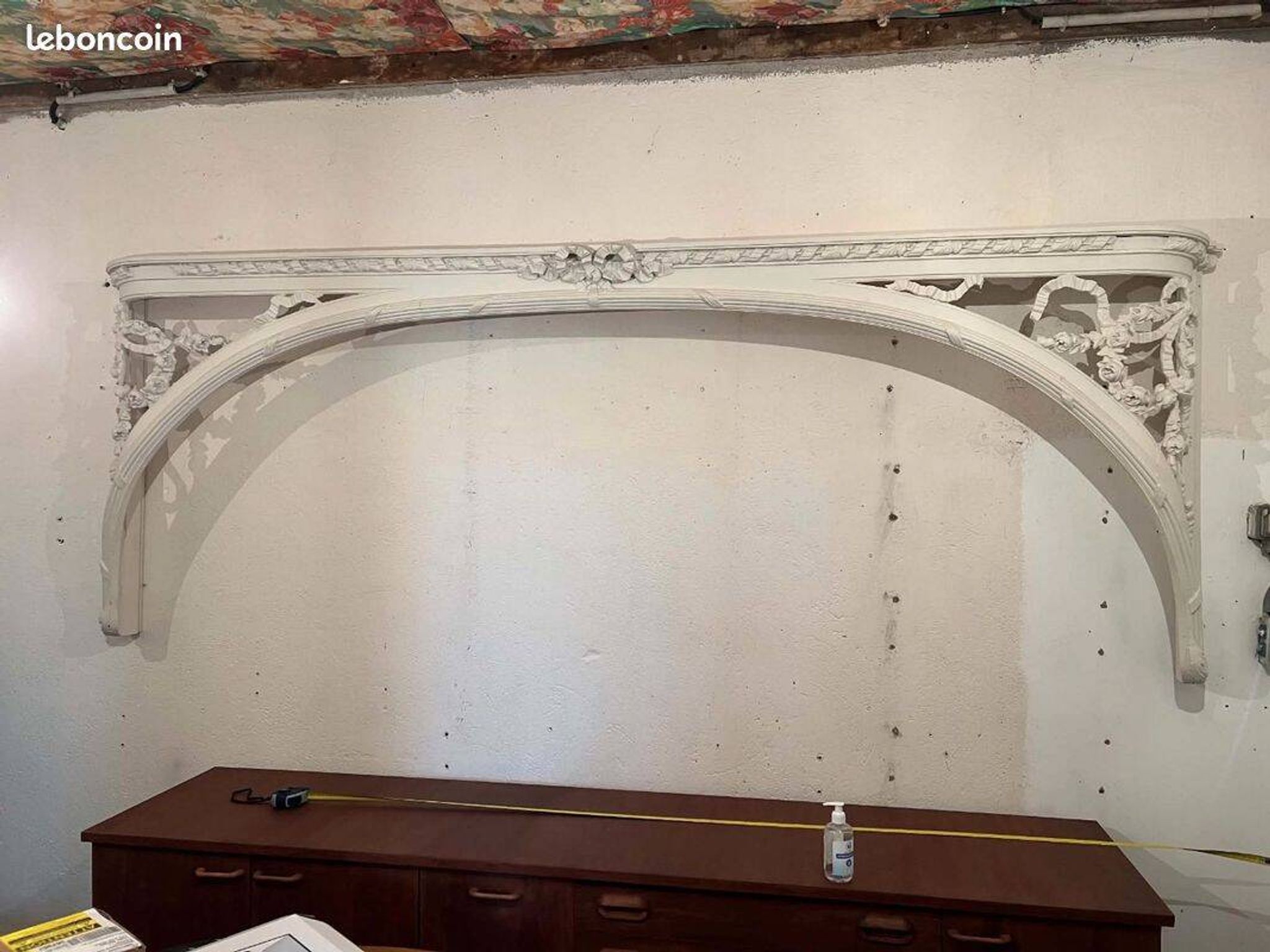 Arch in staff and wood