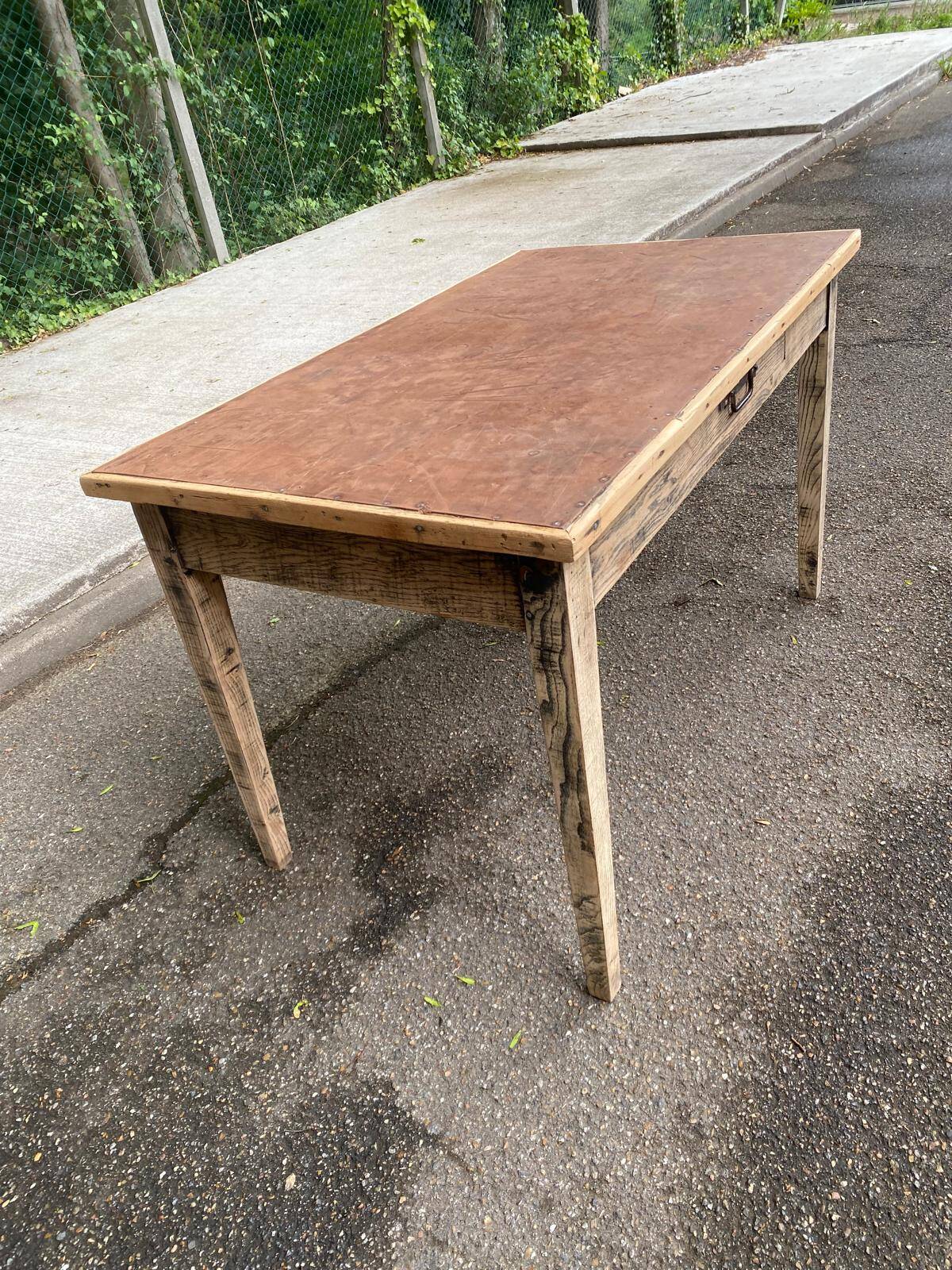 Farmhouse table made of solid wood and lino from the 19th century, renovated.