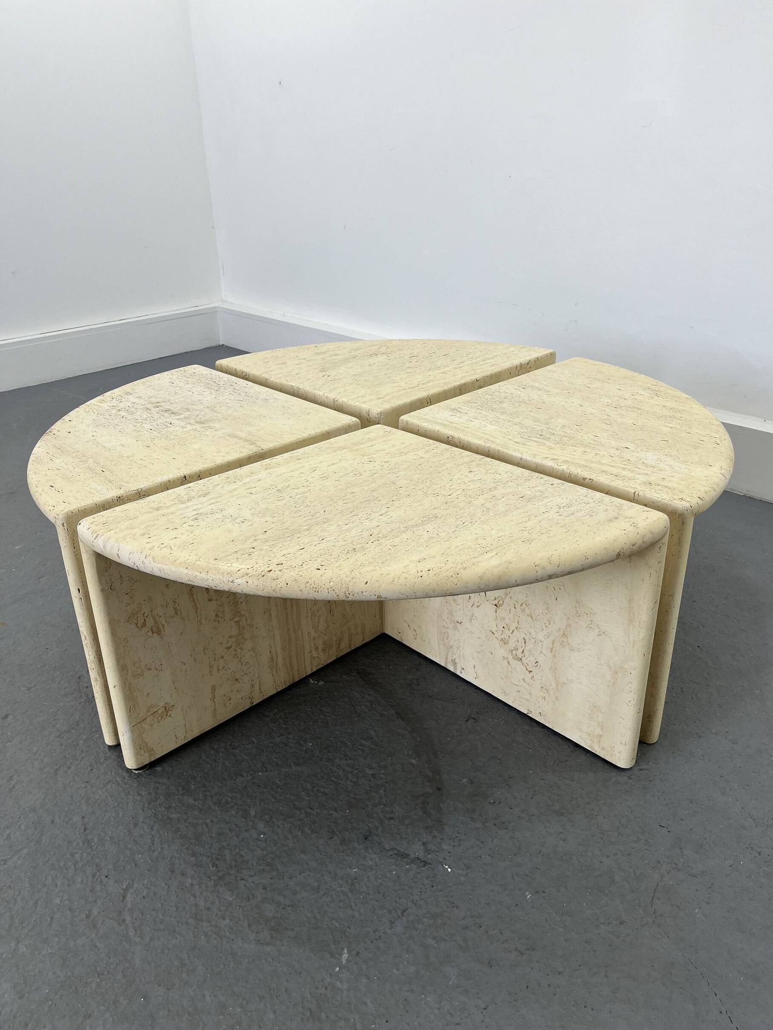 Tables Basses ou d'Appoint en Travertin, Italie, 1970s, Set de 4