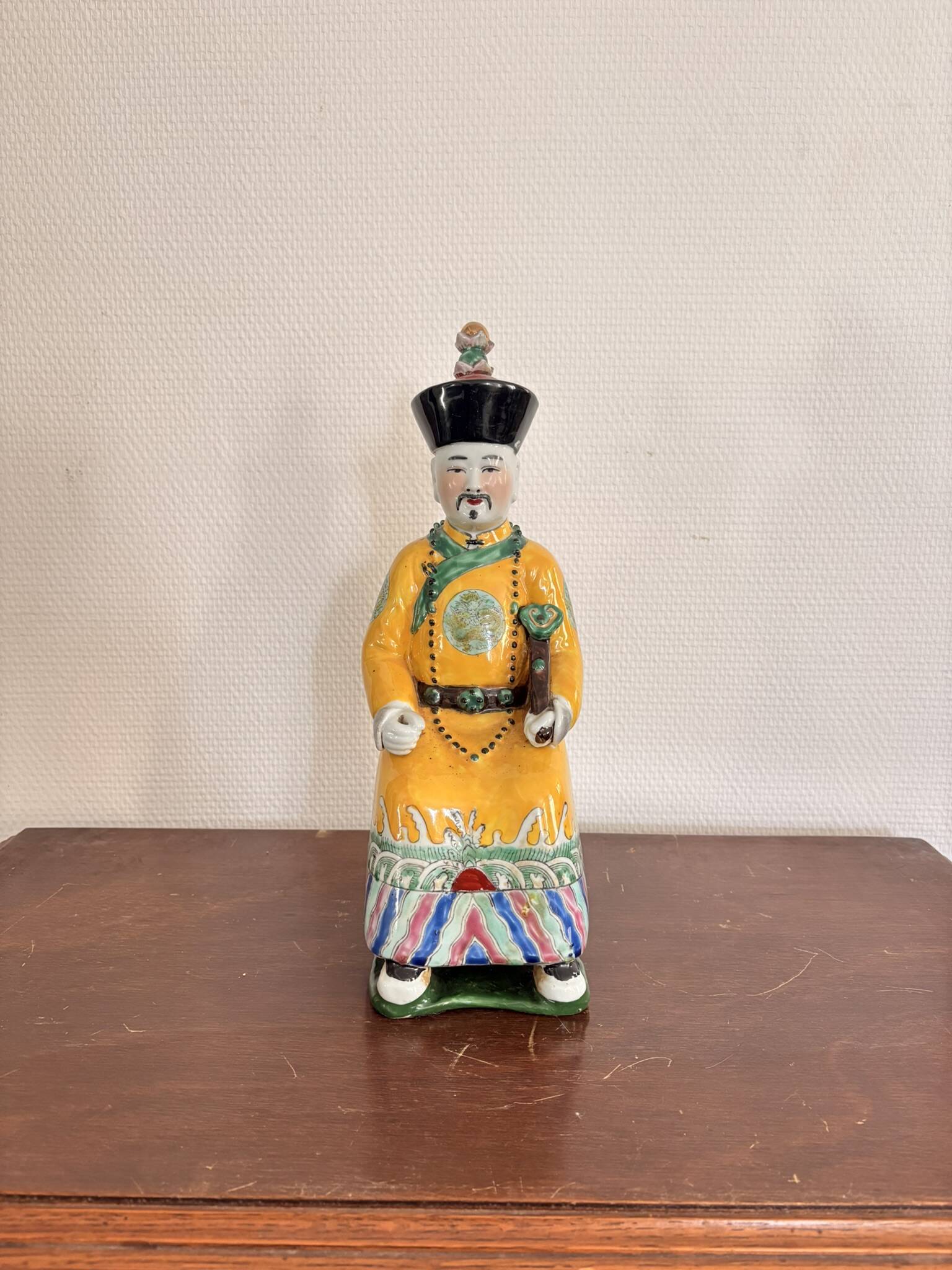 Chinese Porcelain Sculpture of an Emperor Dignitary from the Qing Dynasty, Famille Verte