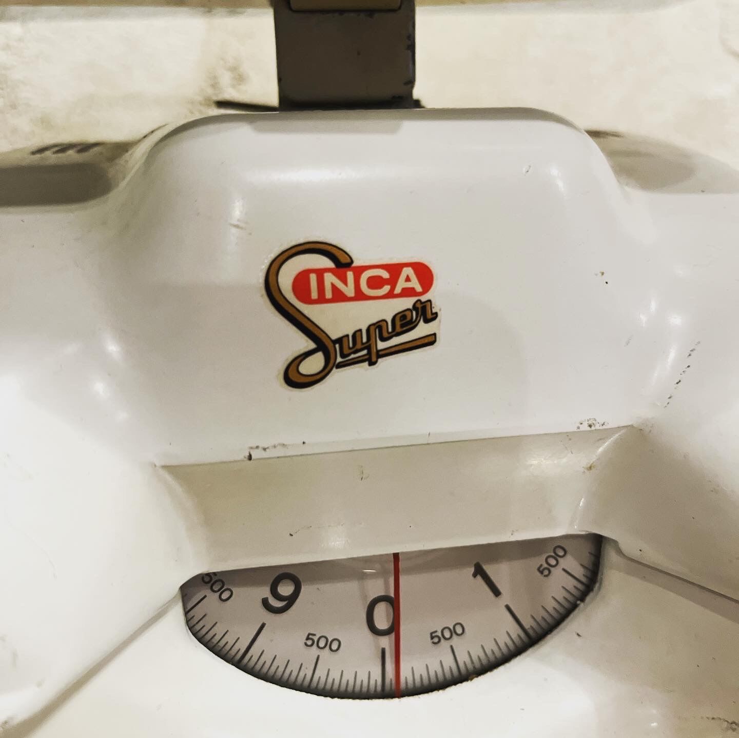 Vintage kitchen scale 1960
