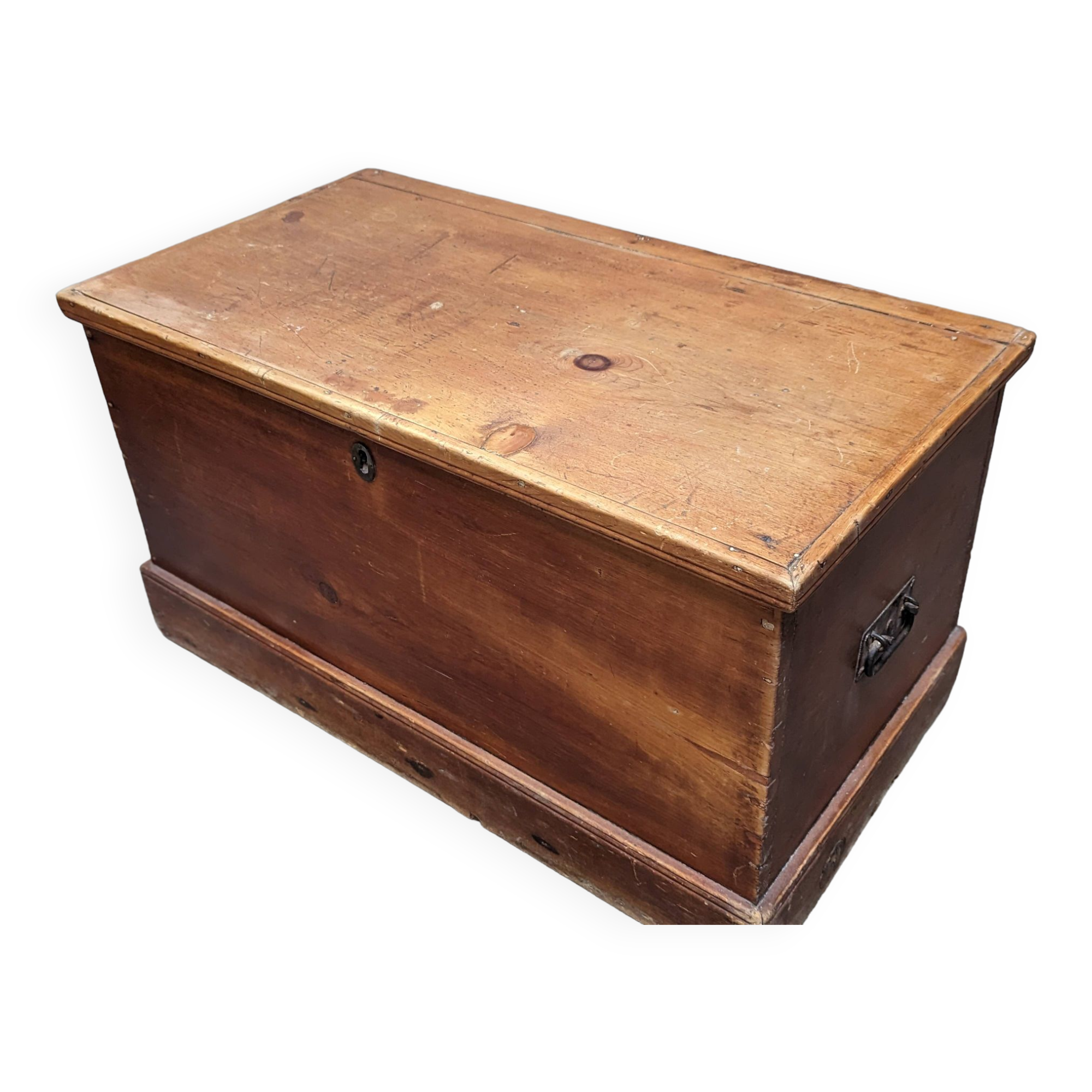 Pine chest