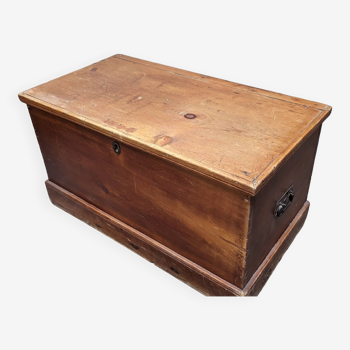 Pine chest