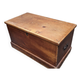 Pine chest