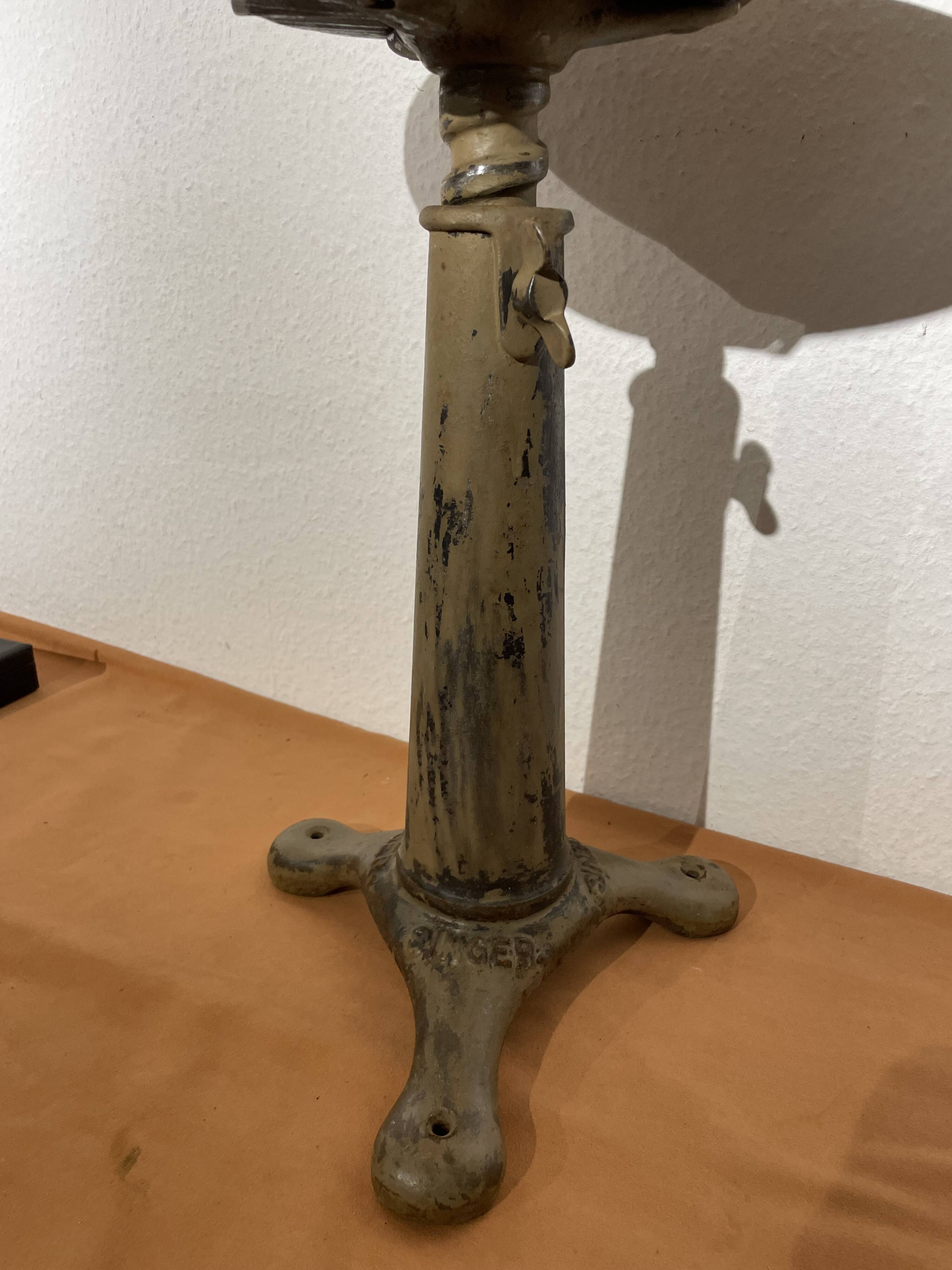 Real SINGER stool, in its juice