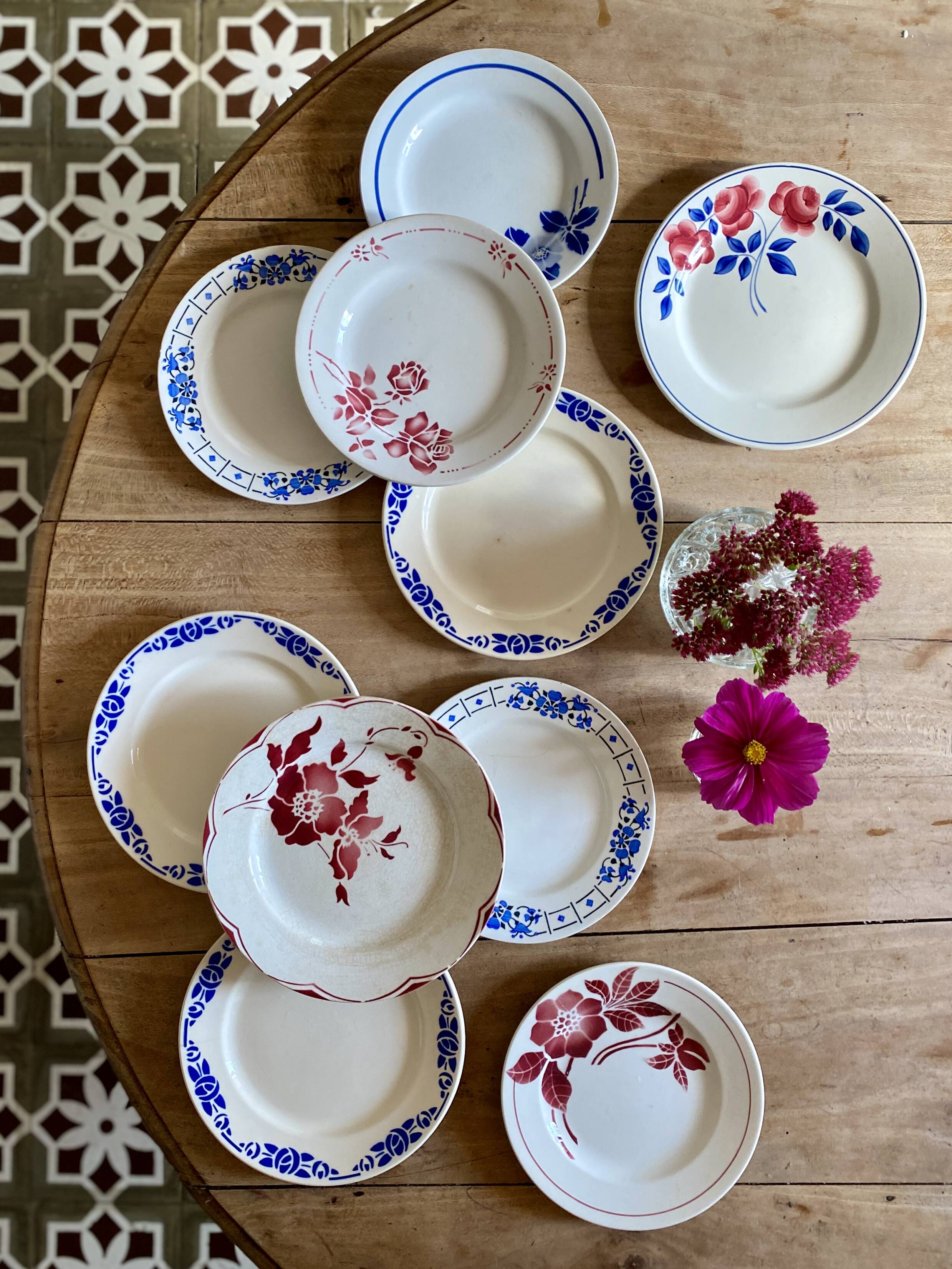 Set of 10 mismatched vintage dessert plates