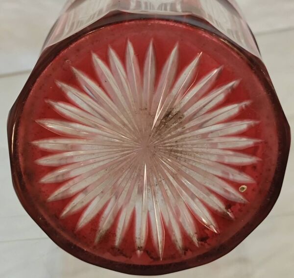 Ancienne carafe cristal Baccarat décor feuilles de vignes raisin