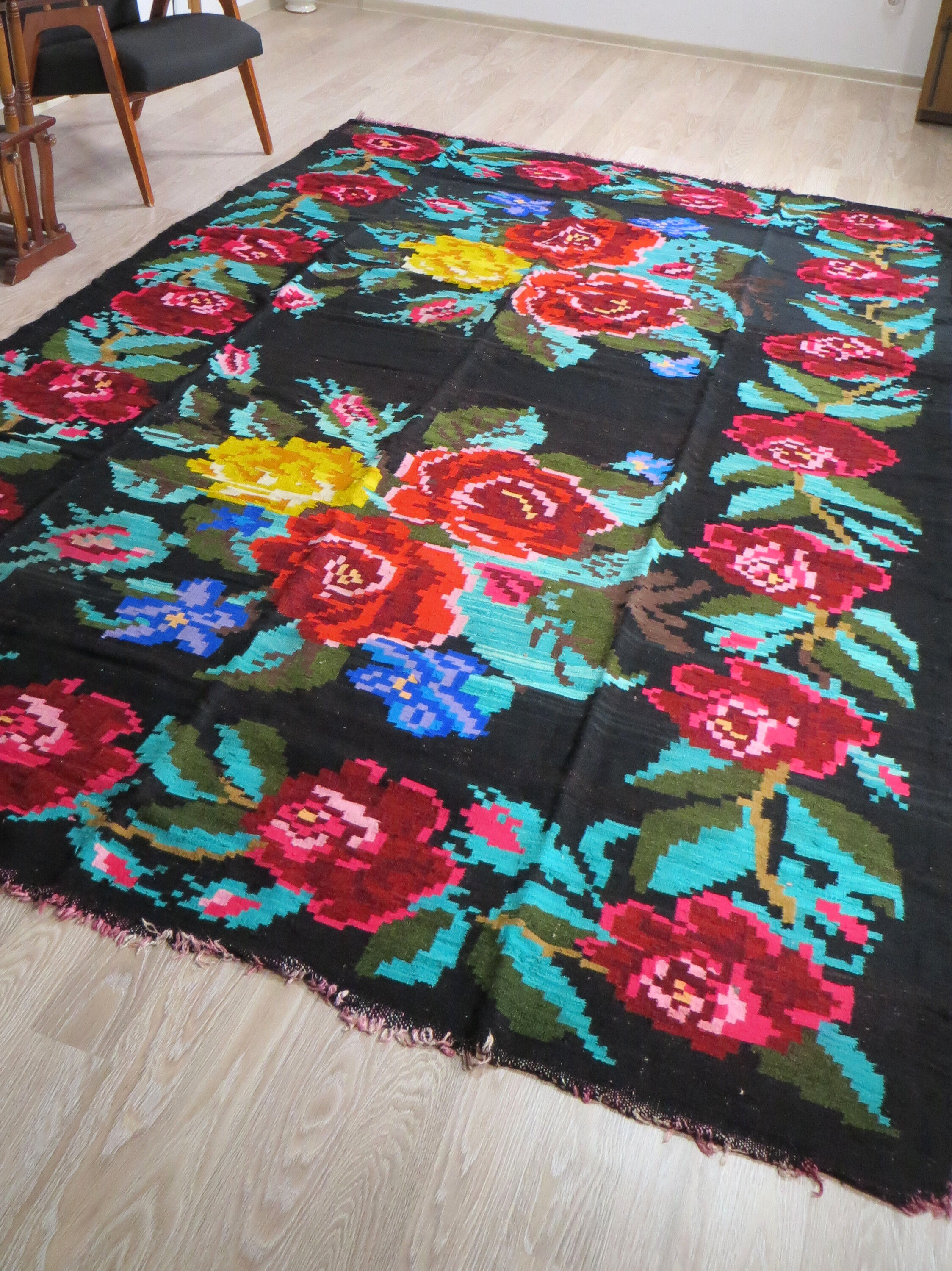 Moldovan carpet 206cm x 300cm