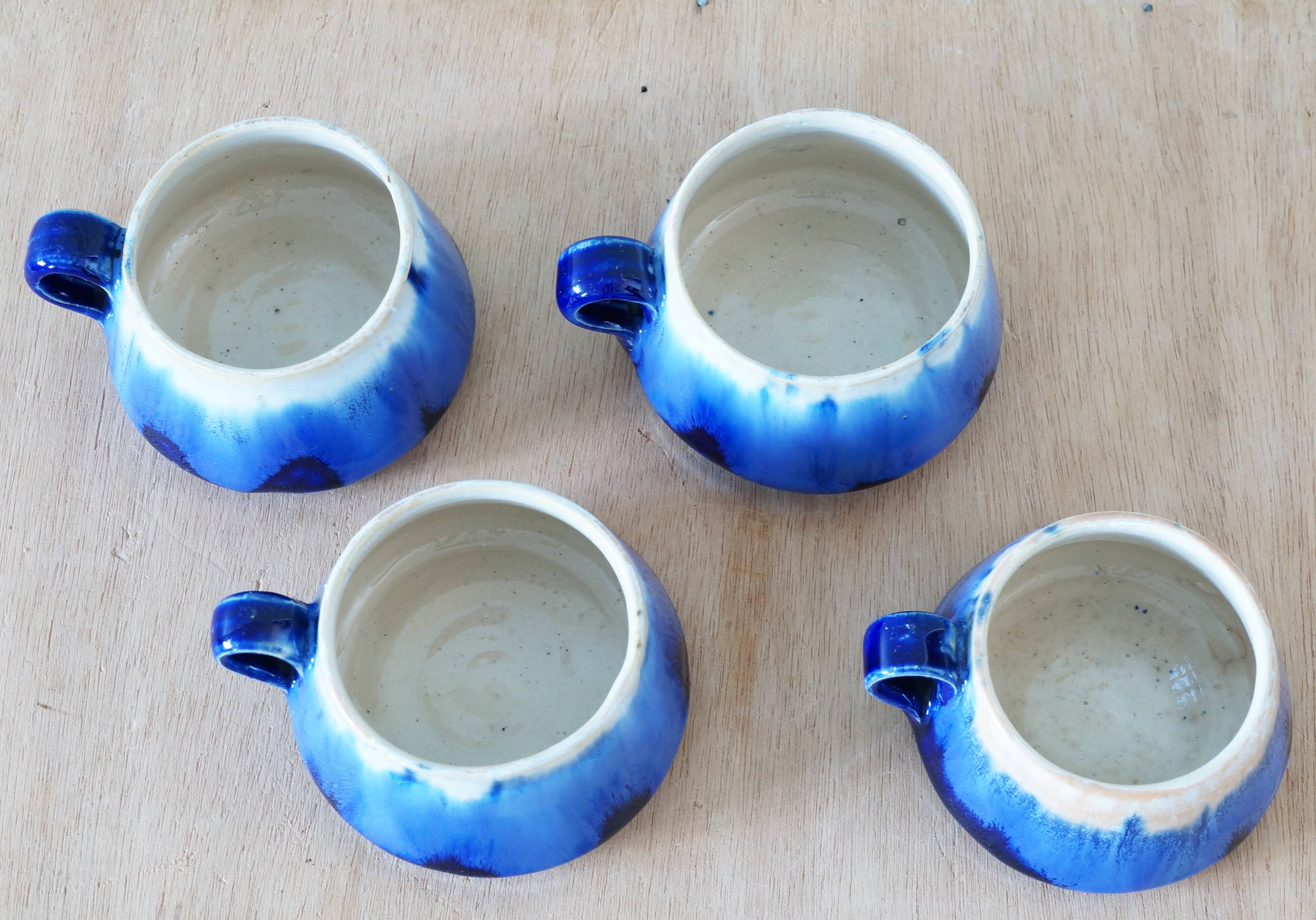 Service 4 tasses et soucoupes bleues en céramique années 1950