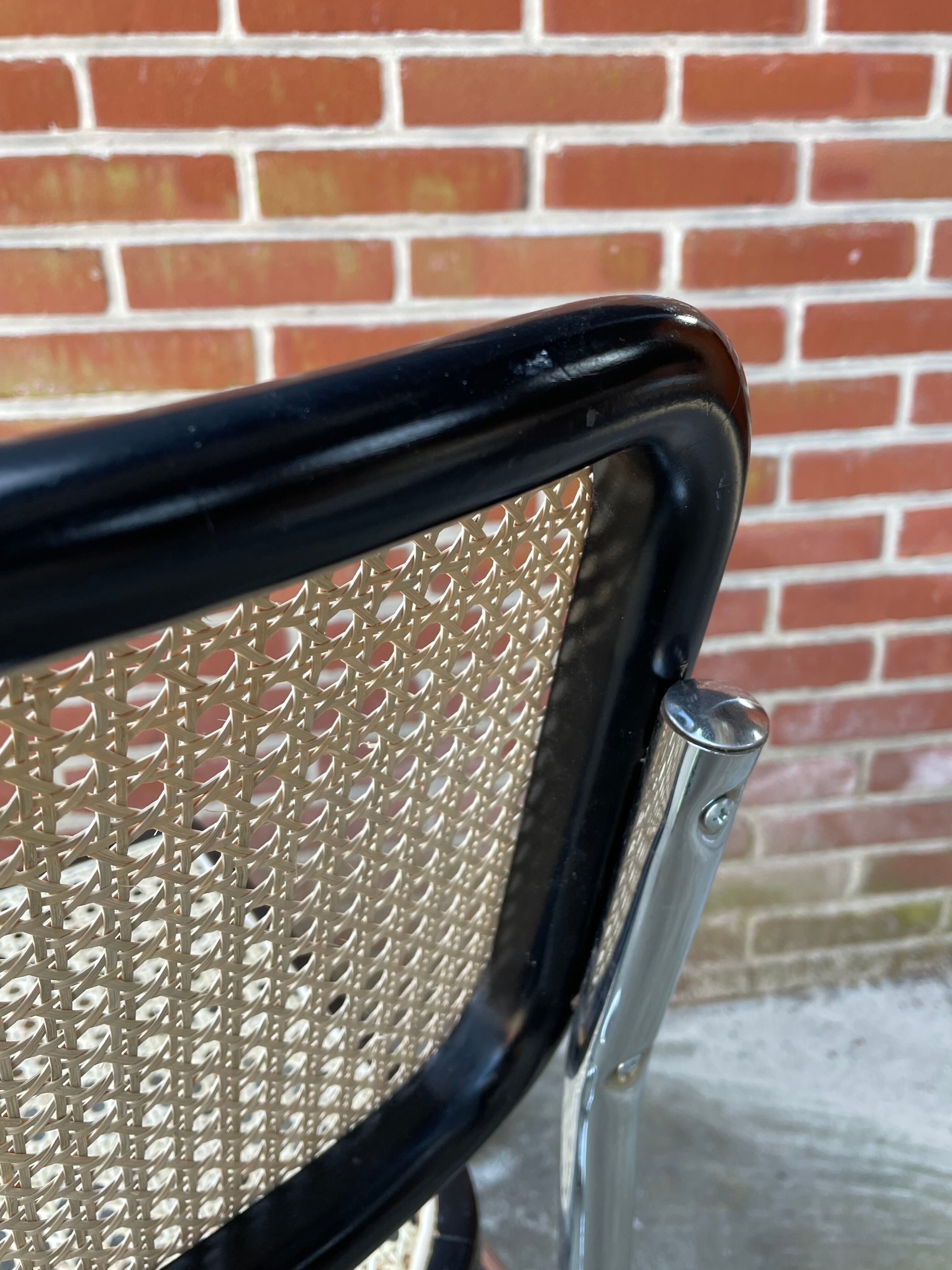 Ensemble de 4 chaises vintage modèle Cesca B32 en noir et chrome