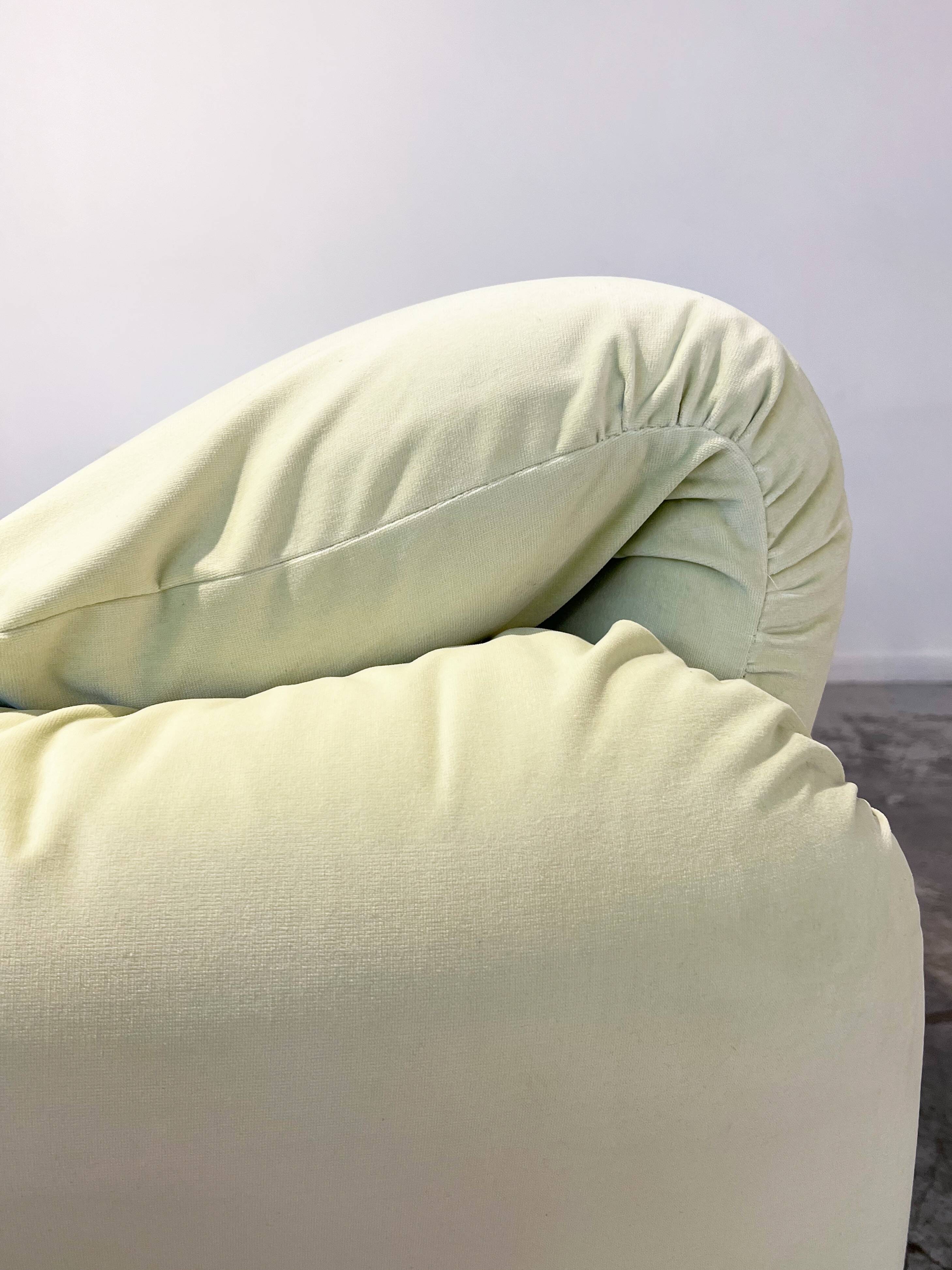 Maralunga 3-seater sofa by Vico Magistretti for Cassina Italy 1973