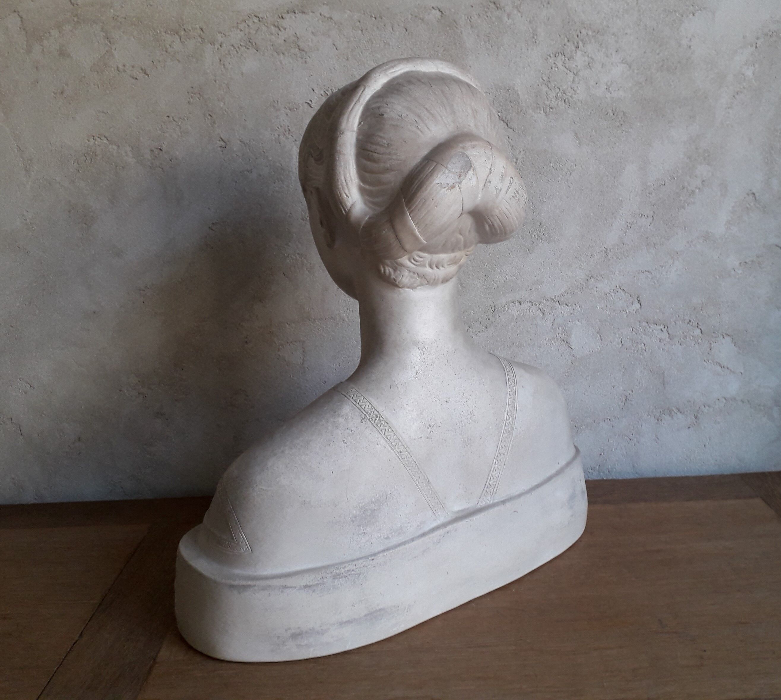 Buste en plâtre de femme ateliers du Louvre