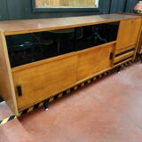 Bi-color sideboard