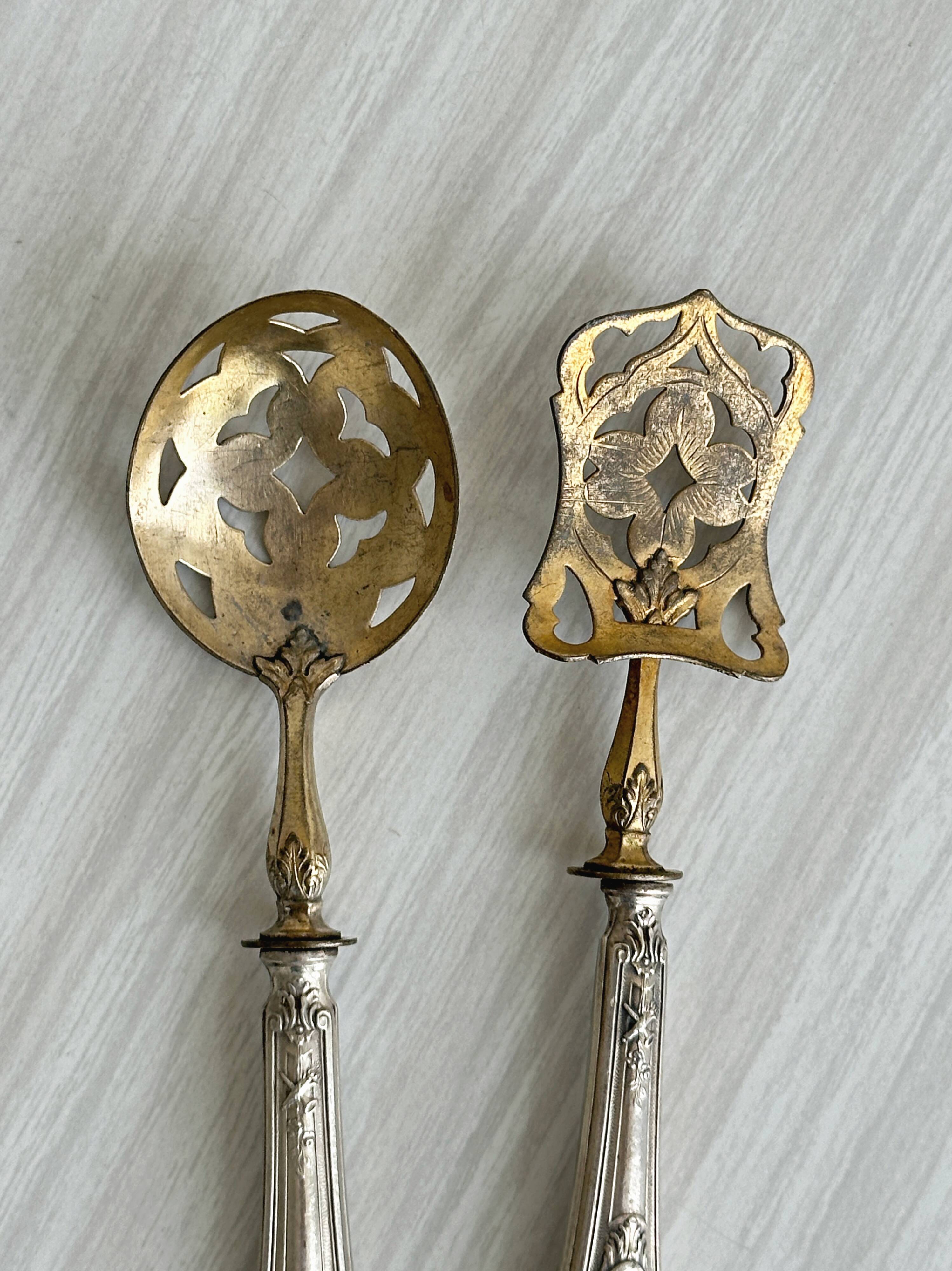 Set de 4 couverts de service anciens