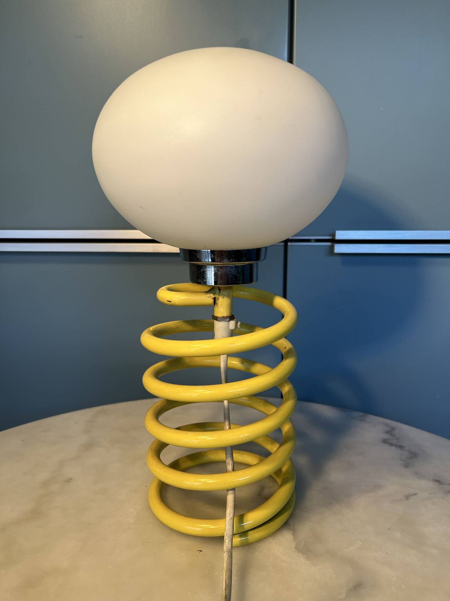 Spring lamp 1970