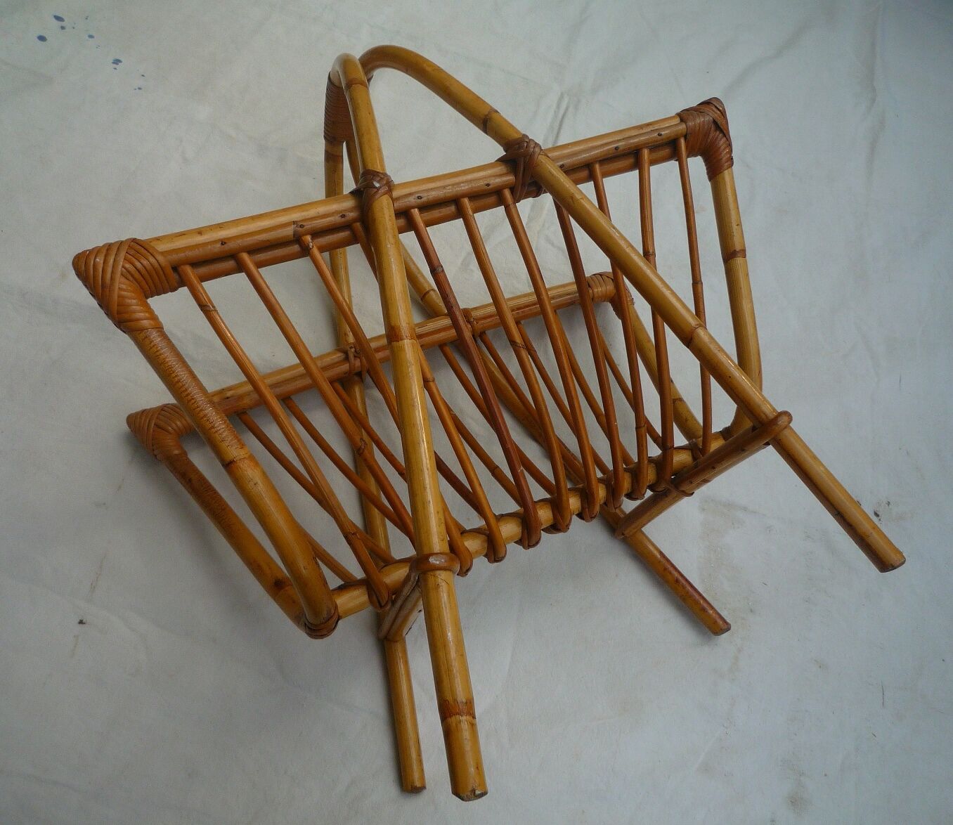 Magazine rack Wicker, vintage 70 s