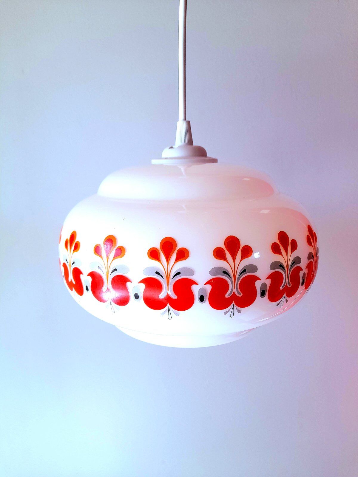 Suspension in opaline screen-printed 1970