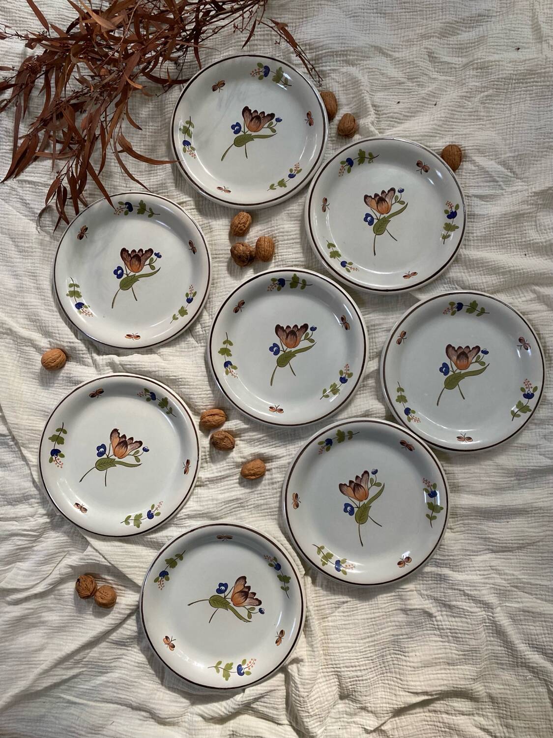 St-Clement earthenware dinner plates, 1940