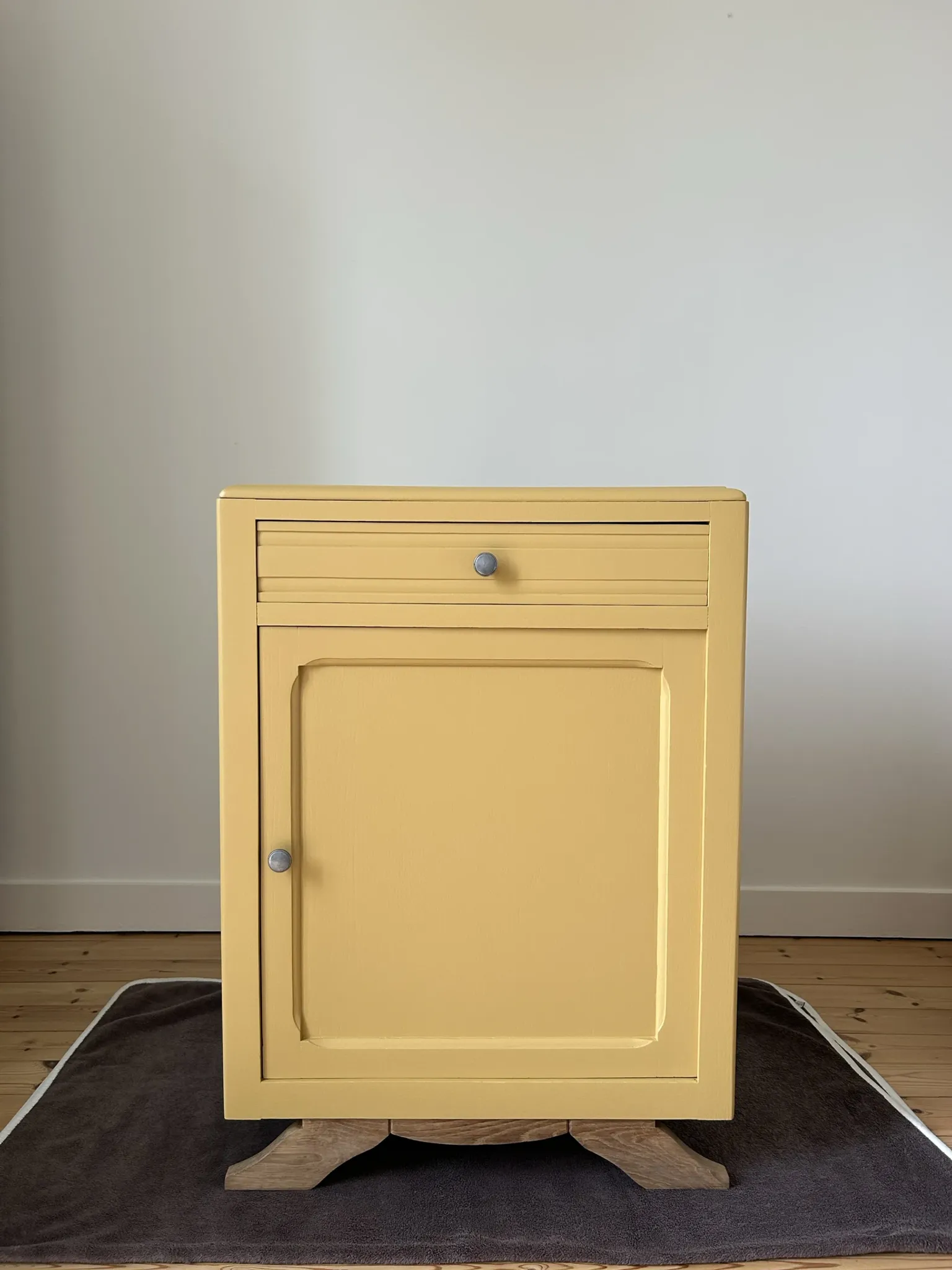 Painted wooden sideboard (renovated)