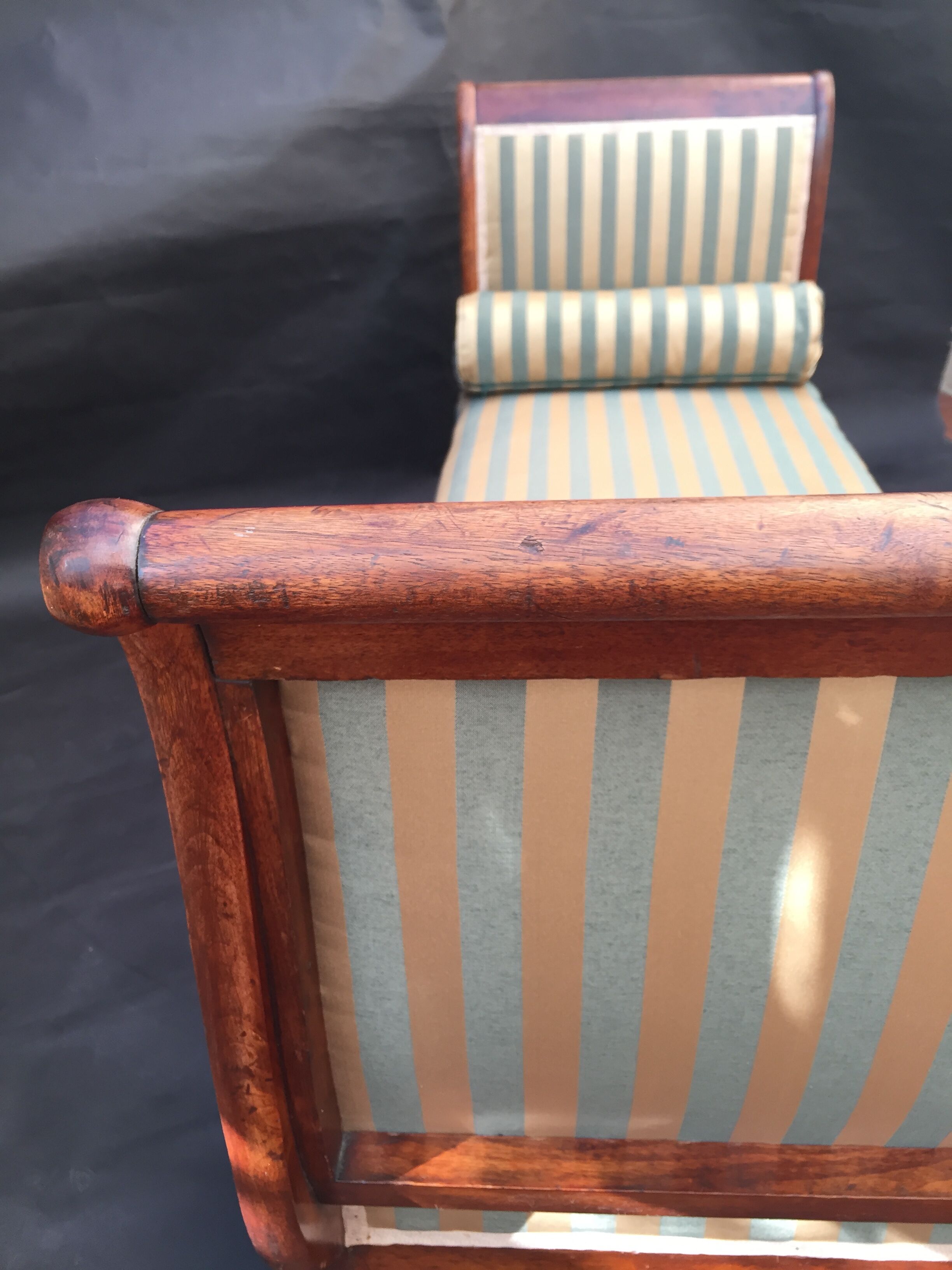 Walnut recamier bench Napoleon III daybed mid-nineteenth century