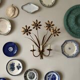 3-light flower wall light in gold metal