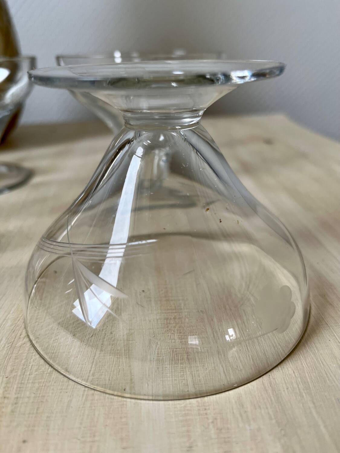 Set of 4 vintage champagne glasses on low feet