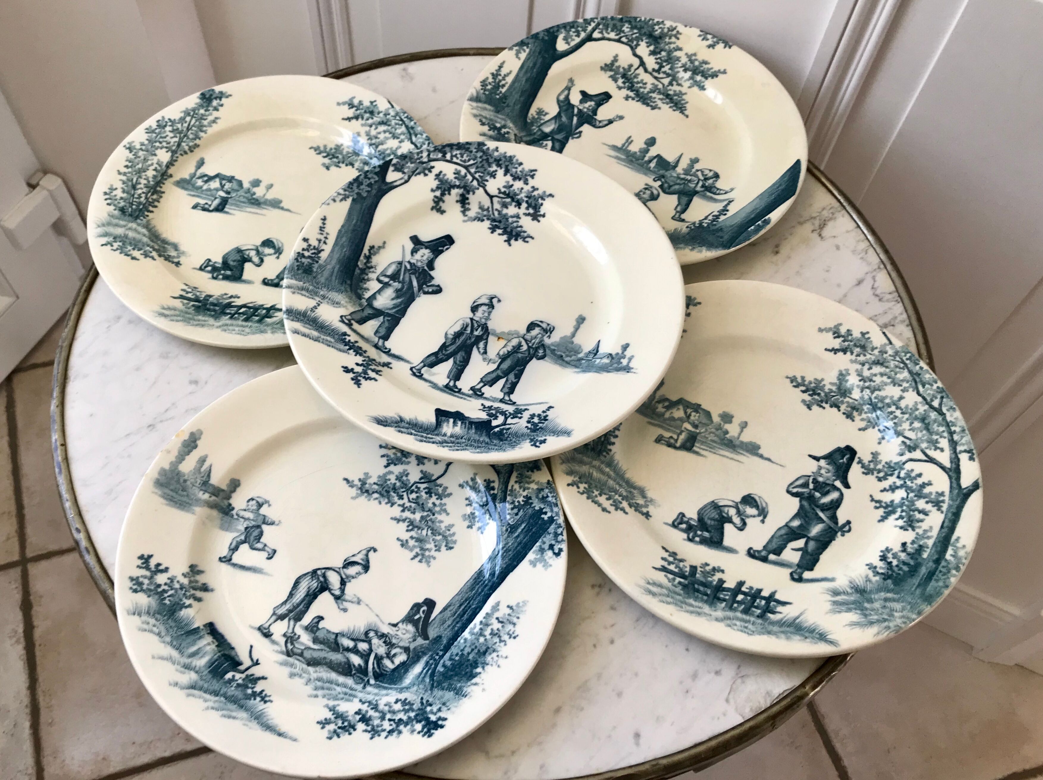 Set of 5 flat plates Iron Earth model "Garde-Champêtre" late nineteenth