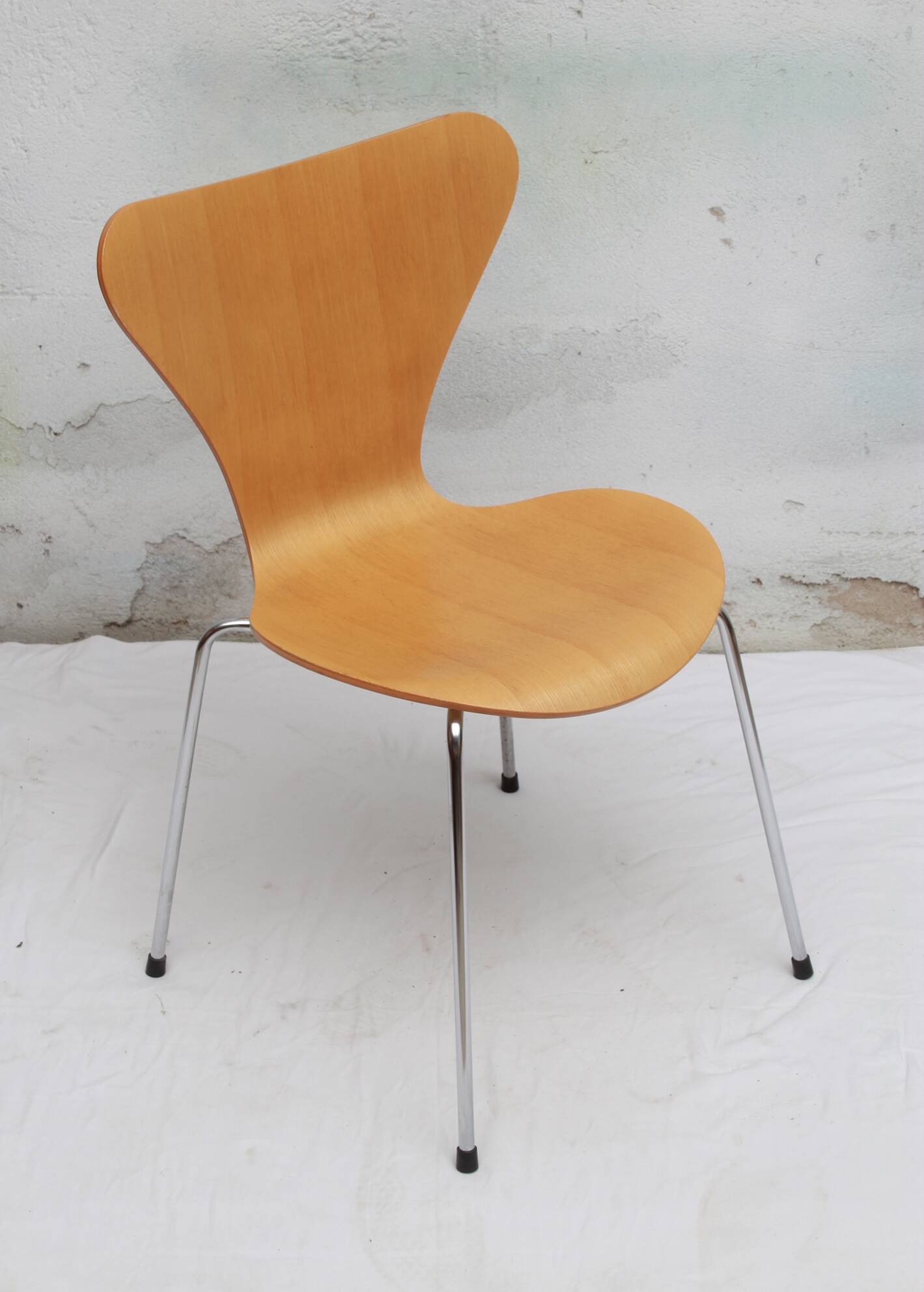 design chair 3107 Arne Jacobsen in ash