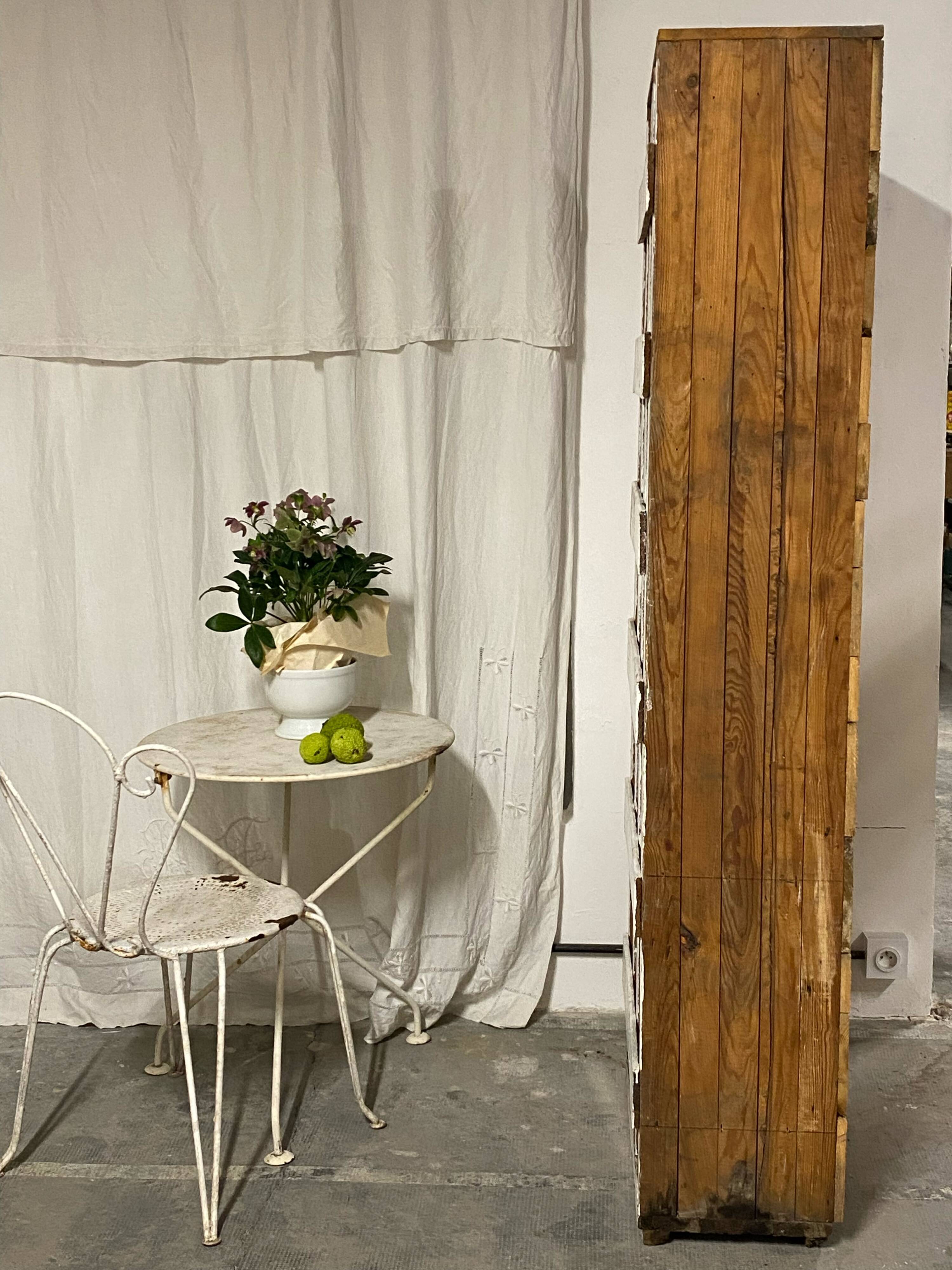 Workshop furniture with lockers